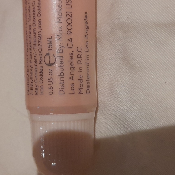 Lip gloss - Picture 4 of 4